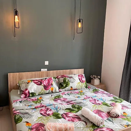 Cozy For 4 Guests, Air-conditioned, Self Check-in Δωμάτια σε οικογενειακή κατοικία *