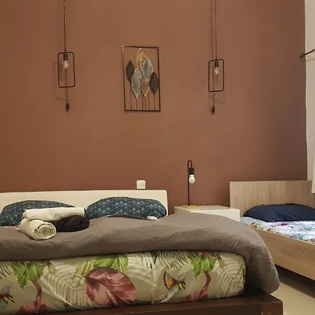 Cozy For 4 Guests, Air-conditioned, Self Check-in * Sliema