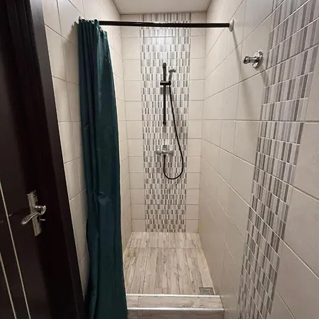 Privat bolig Cozy For 4 Guests, Air-conditioned, Self Check-in Sliema