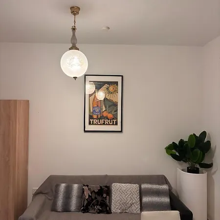 Séjour chez l'habitant Cozy For 4 Guests, Air-conditioned, Self Check-in
