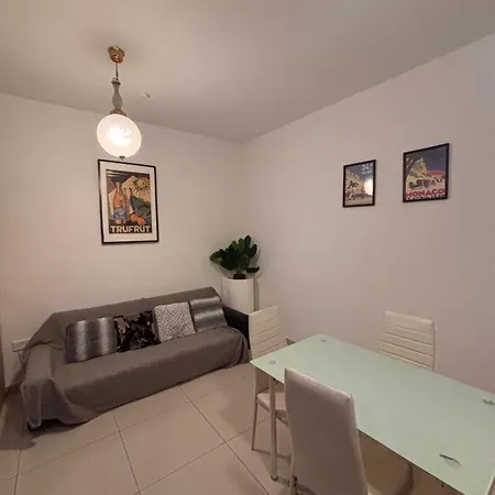 Cozy For 4 Guests, Air-conditioned, Self Check-in * Sliema