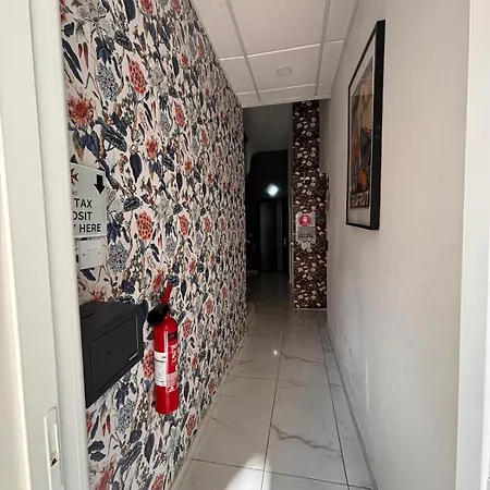 Cozy For 4 Guests, Air-conditioned, Self Check-in Séjour chez l'habitant