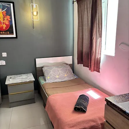 Cozy For 4 Guests, Air-conditioned, Self Check-in Δωμάτια σε οικογενειακή κατοικία