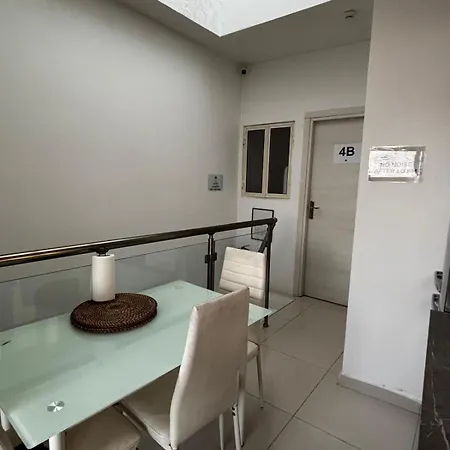 Δωμάτια σε οικογενειακή κατοικία Cozy For 4 Guests, Air-conditioned, Self Check-in *