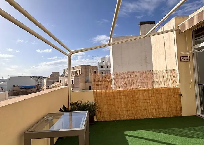 Accommodatie bij particulieren Cozy For 4 Guests, Air-conditioned, Self Check-in Sliema